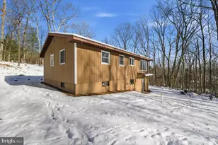 143 Anglemire Dr, Stroudsburg, PA 18360 - Photo 6