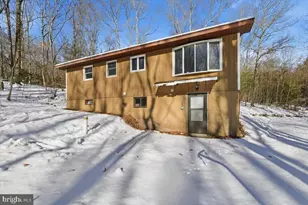 143 Anglemire Dr, Stroudsburg, PA 18360 - Photo 4