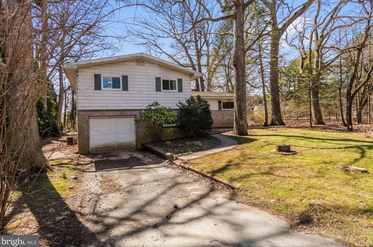 1104 Spring Garden St, Bethlehem, PA 18017-4953