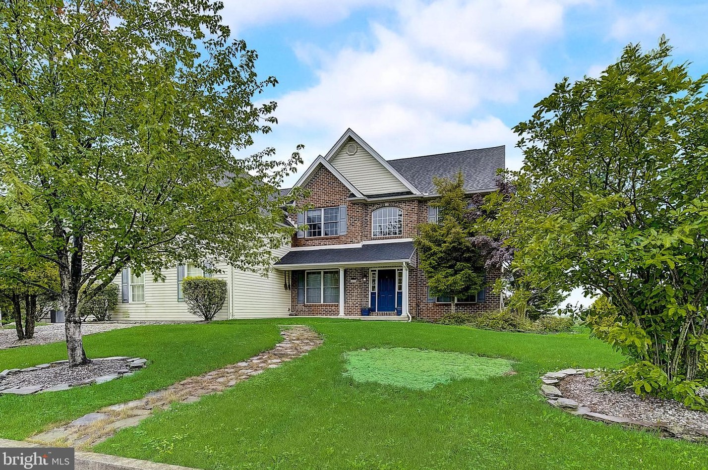 531 City View Dr, Nazareth, PA 18064-1245