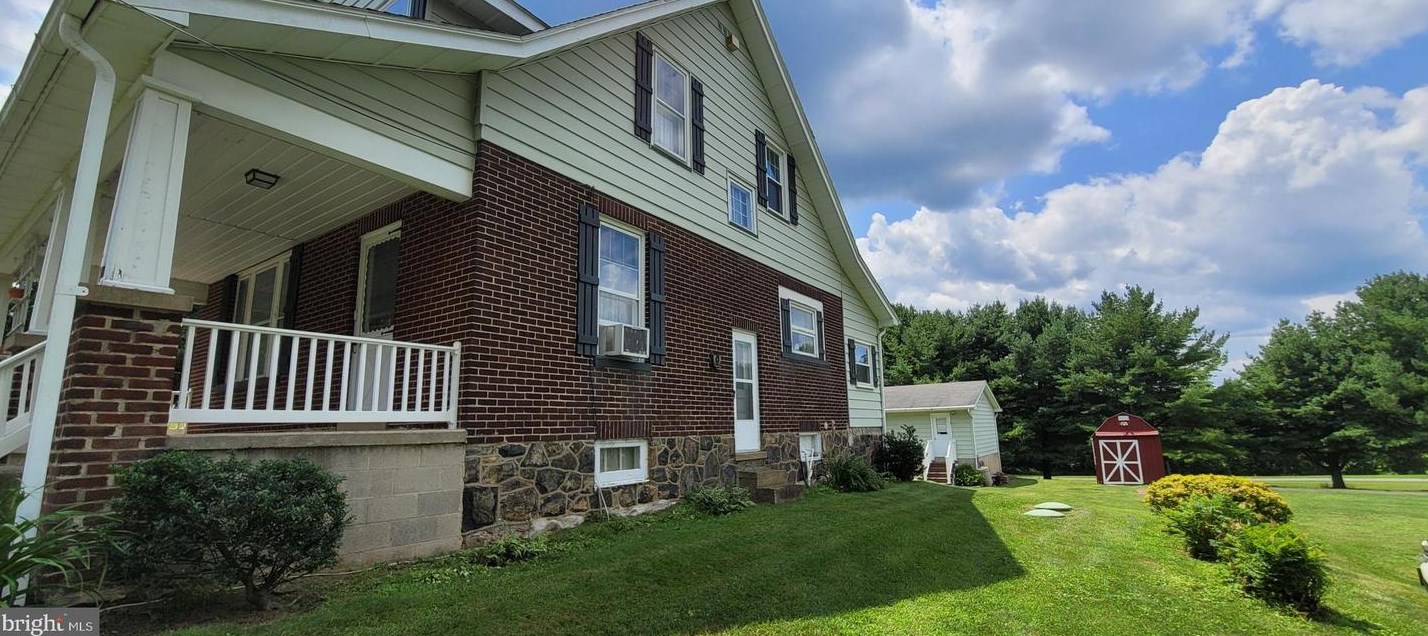 1330 Morgan Hill Rd, Easton, PA 18042-6901