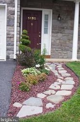 1491 Ravena St, Bethlehem, PA 18015-9425