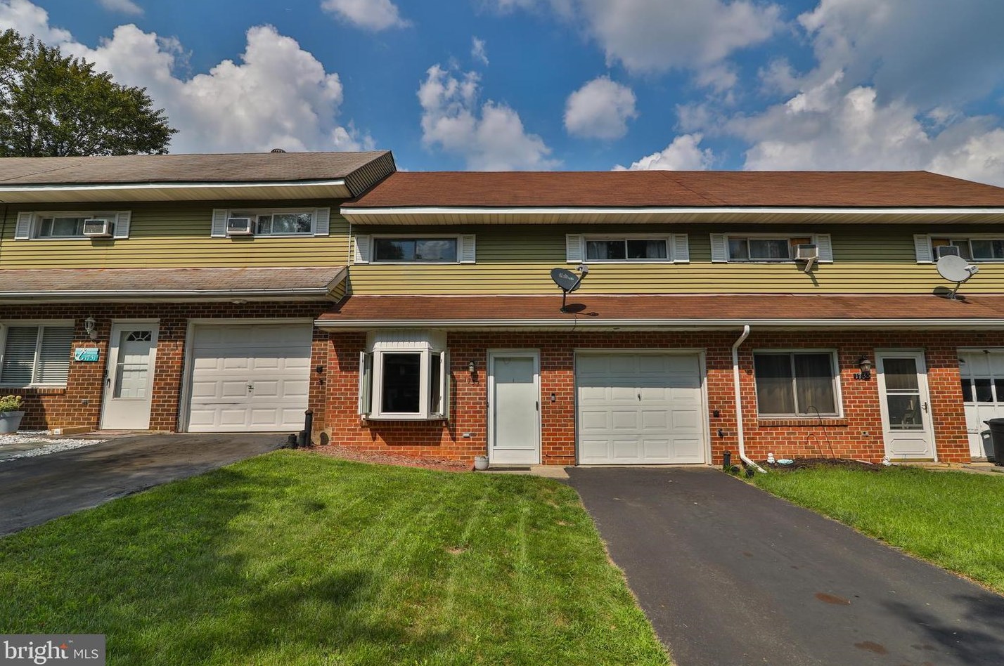 1733 Markham Dr, Bethlehem, PA 18017-2738