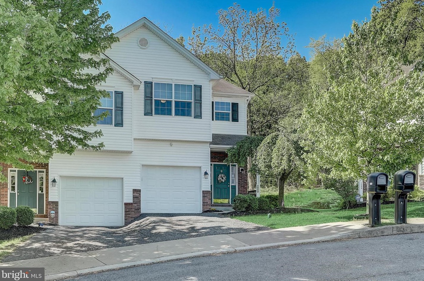 1510 Crest Park Ct, Bethlehem, PA 18015-5098