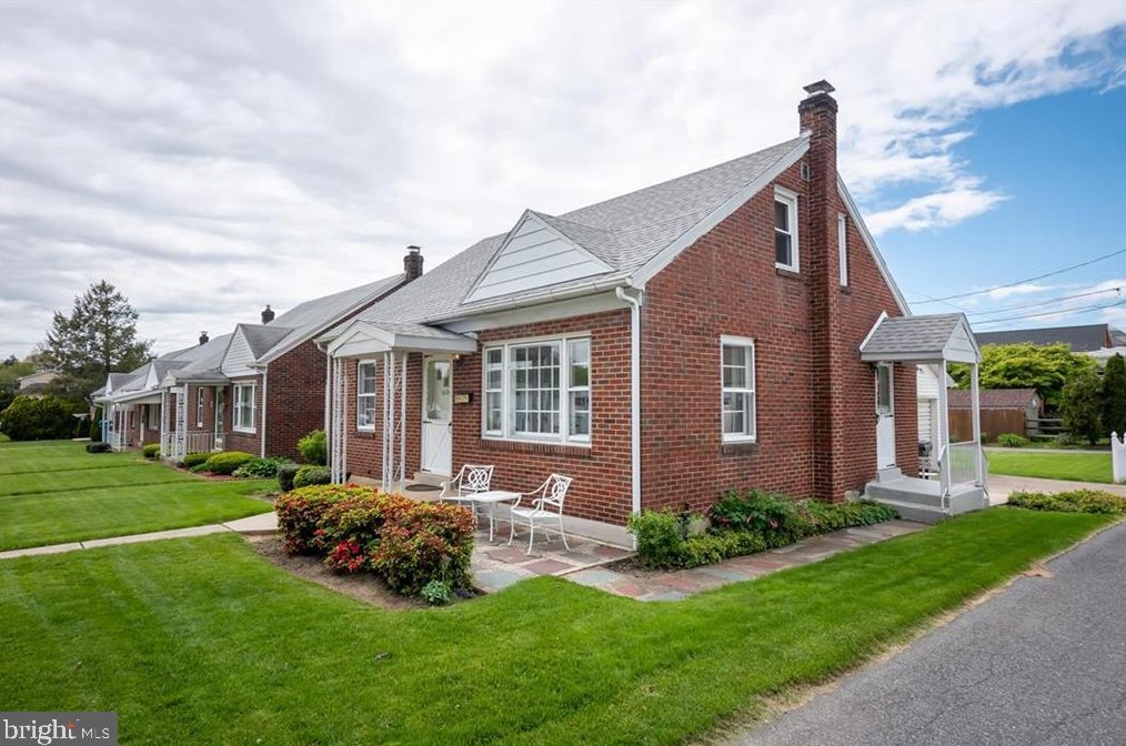1629 Linwood St, Bethlehem, PA 18017-5912