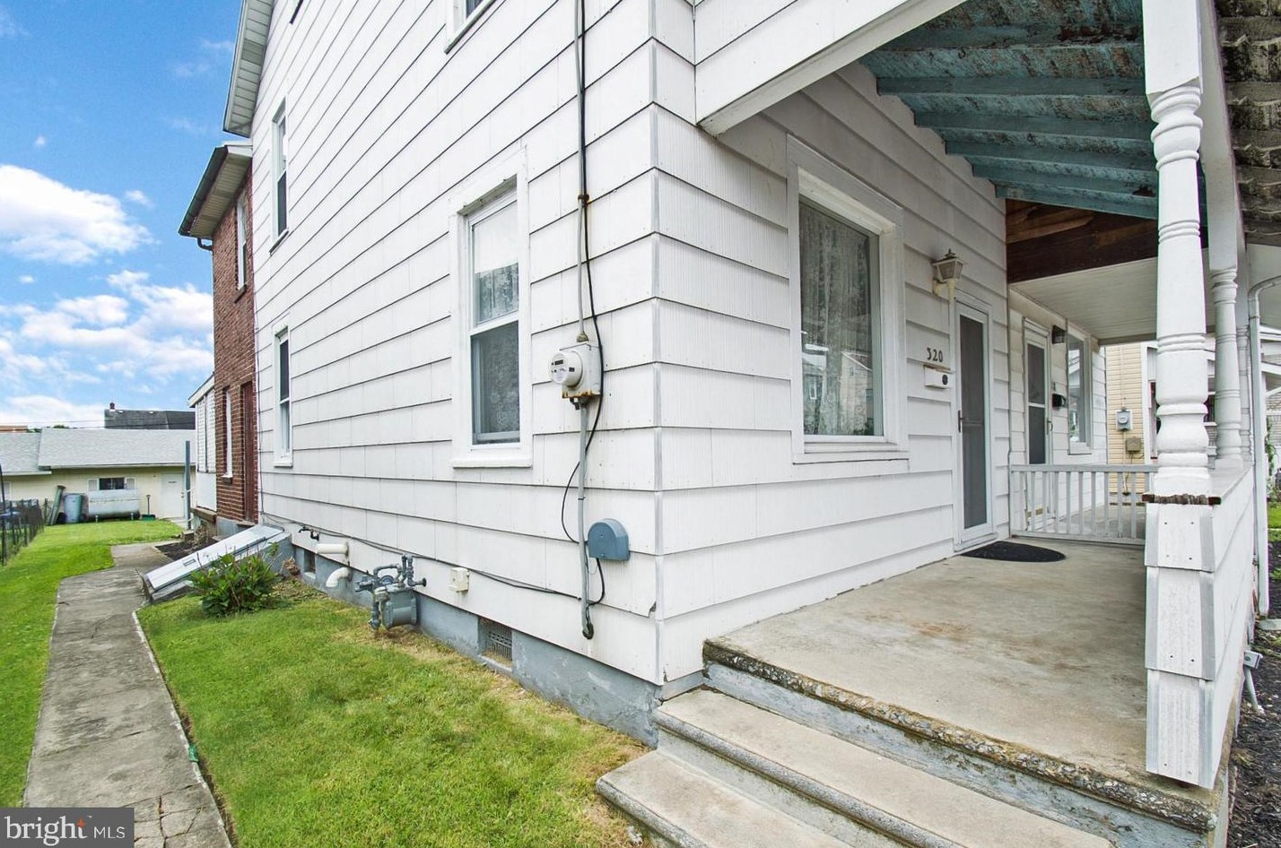 320 9th St, Northampton, PA 18067-1712