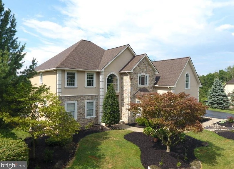 1665 Briarwood Cir, Bethlehem, PA 18015-5752