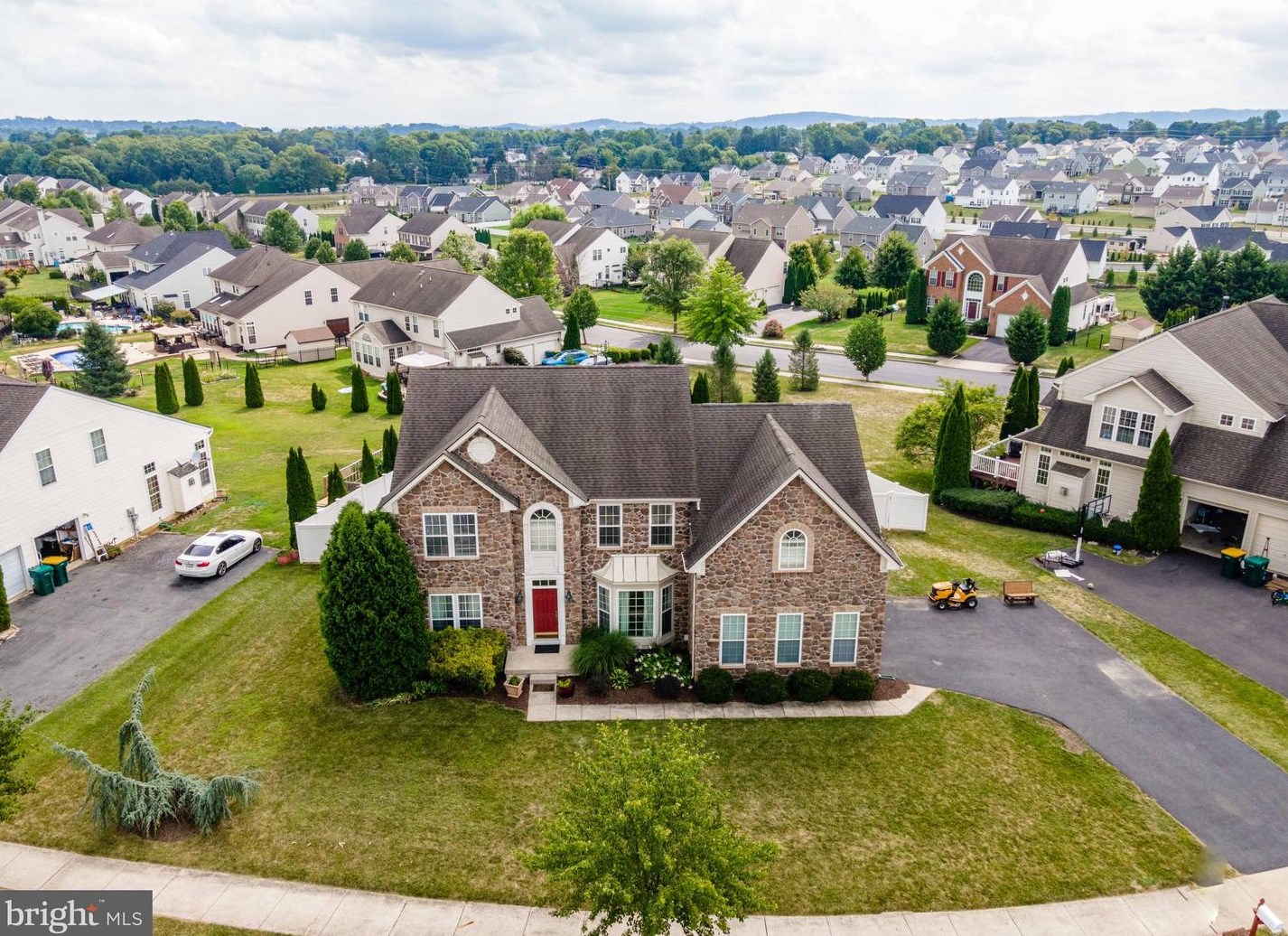 6 Clover Hollow Rd, Easton, PA 18045