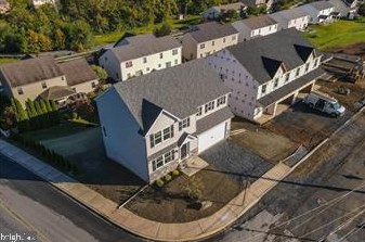 633 Sipos Dr, Northampton, PA 18067-1821