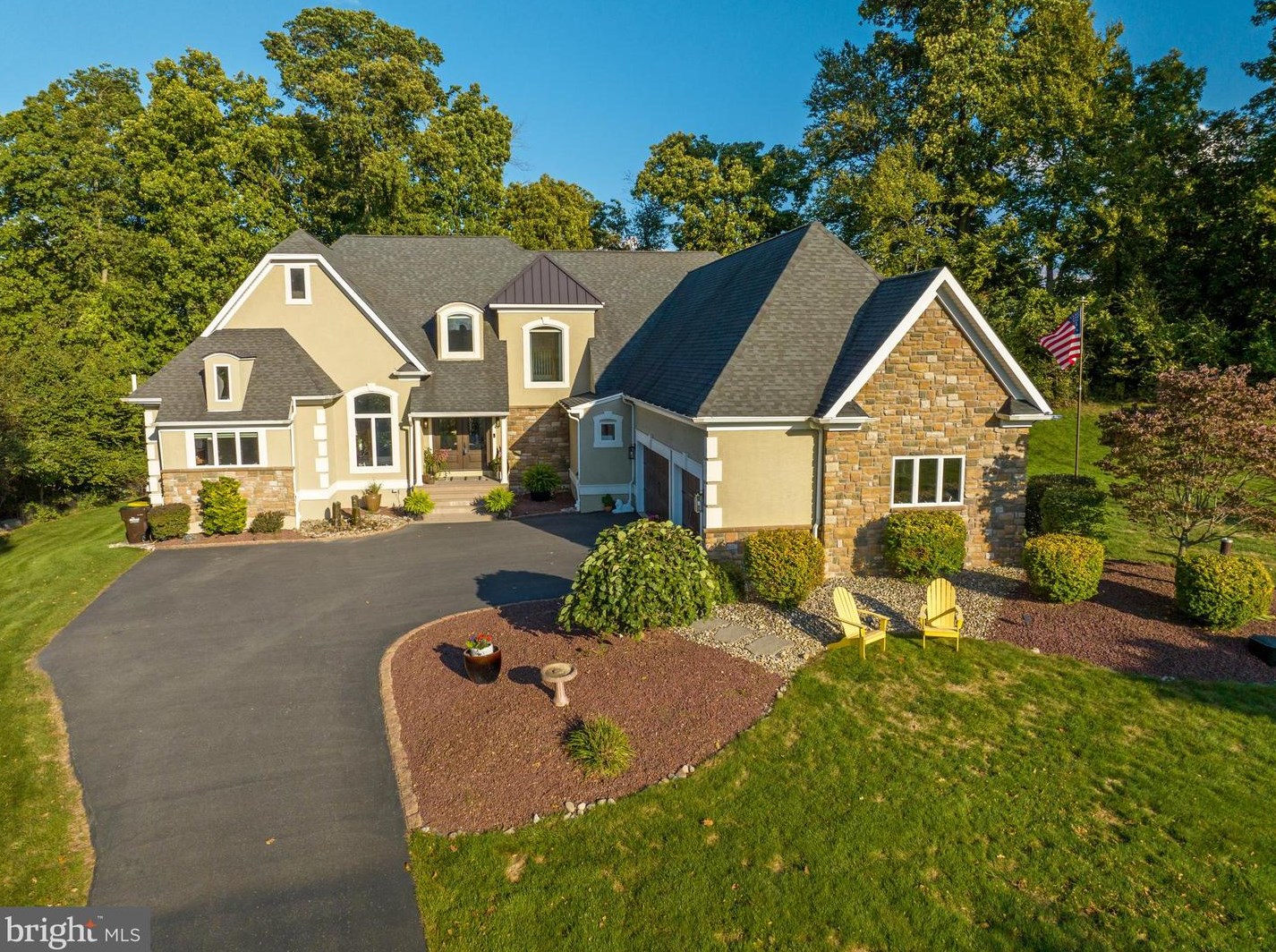 2730 Imperial Crest Ln, Hellertown, PA 18055-3174