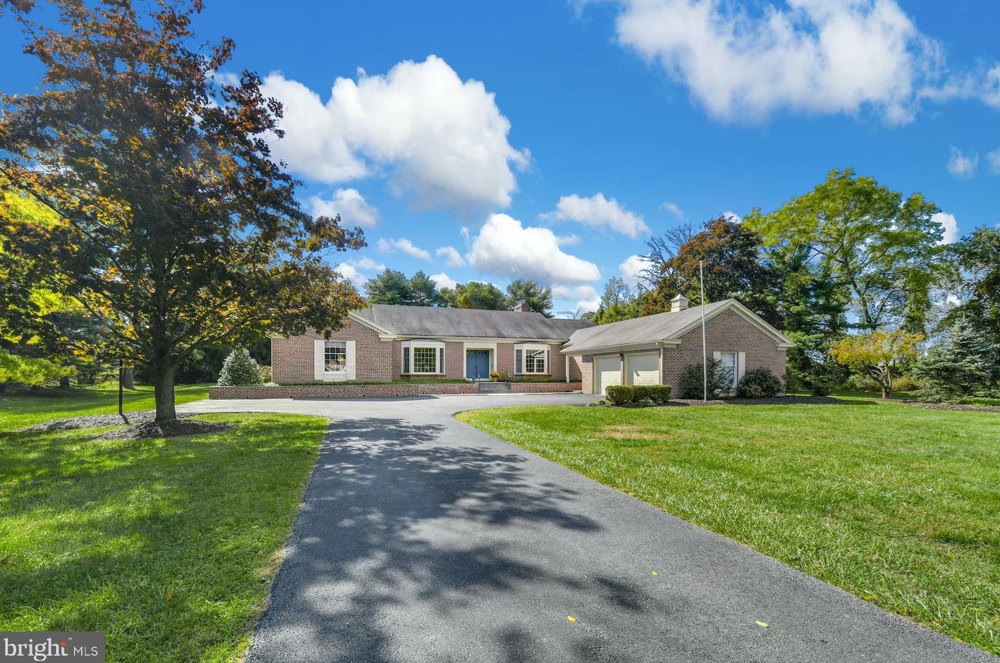 1448 Colesville Rd, Bethlehem, PA 18015-5219