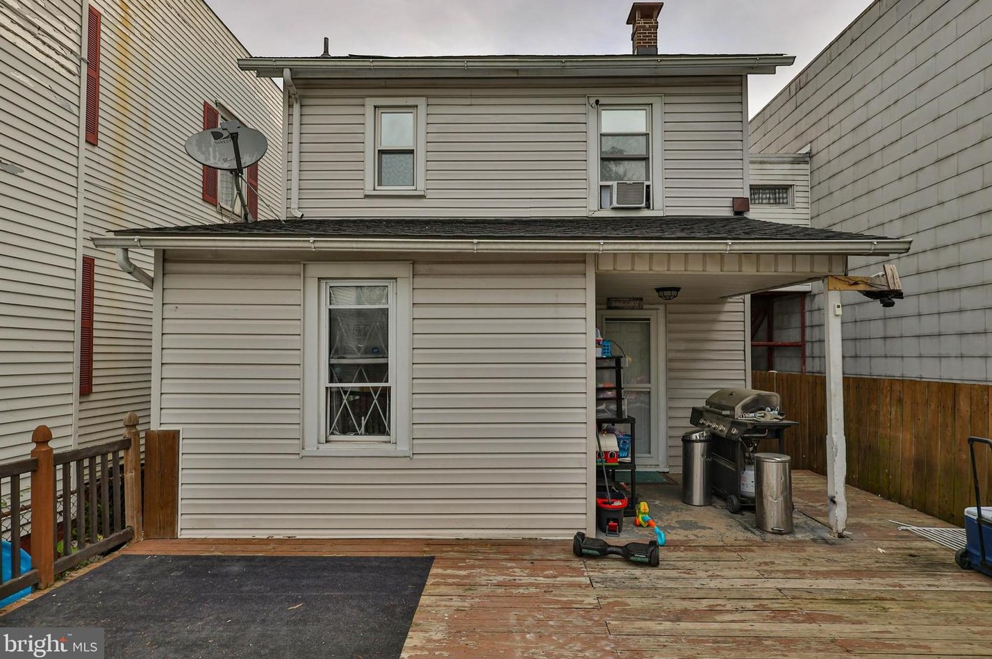 1604 Newport Ave, Northampton PA  18067-1448 exterior