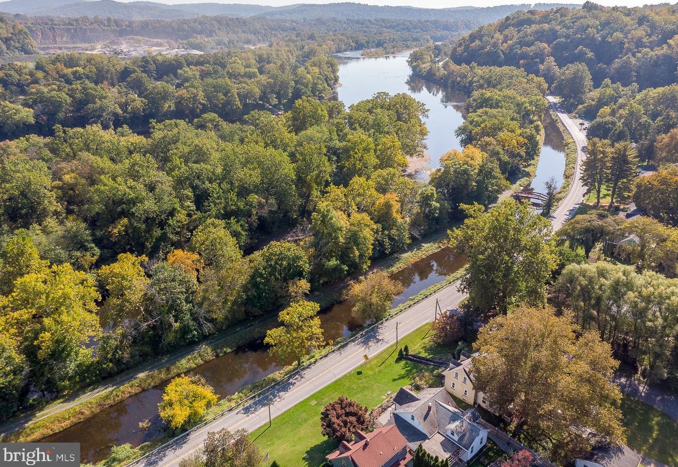 1460 Delaware Dr, Easton, PA 18042-9434