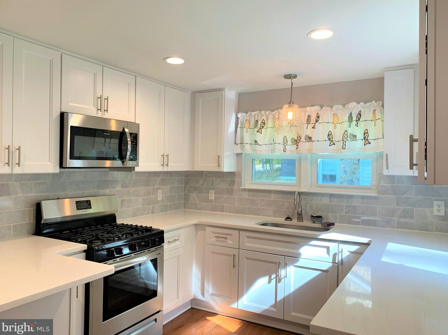 2354 Polk Valley Rd, Hellertown, PA 18055