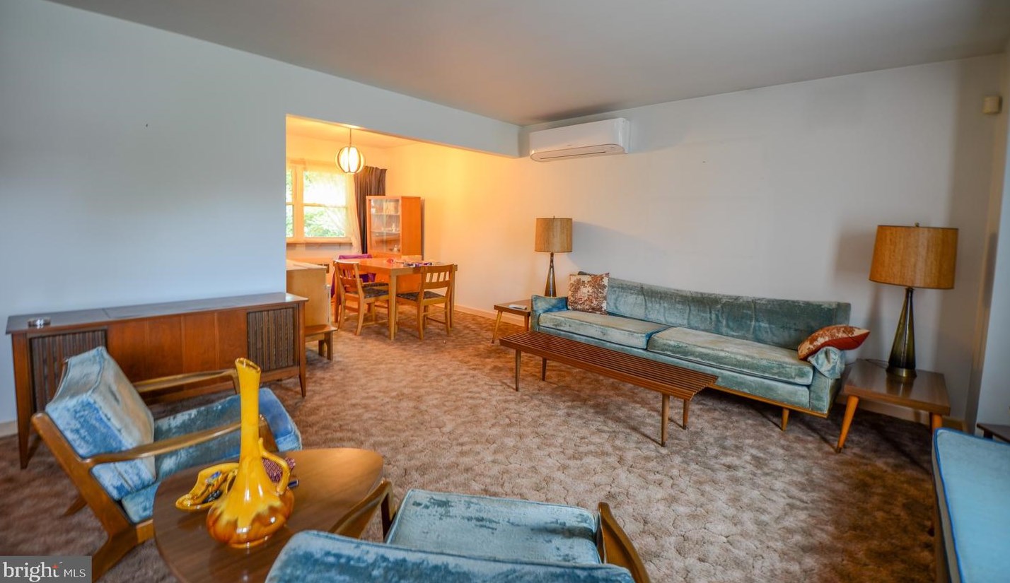 3119 Hilly Rd, Bethlehem, PA 18017-2712