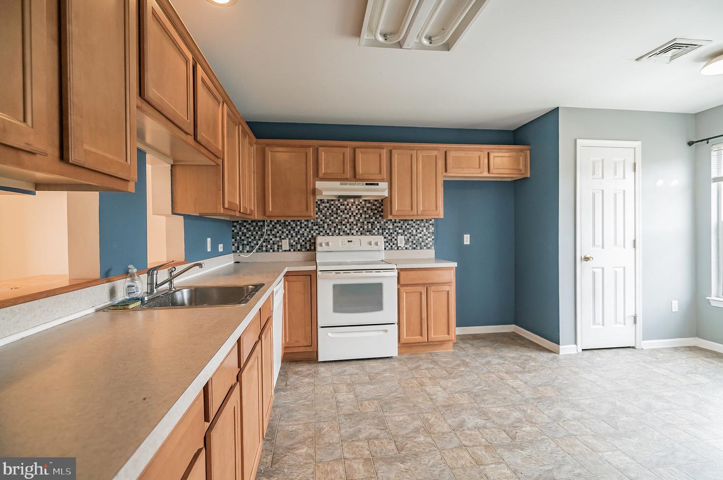 1427 Canal St, Northampton PA  18067-1422 exterior