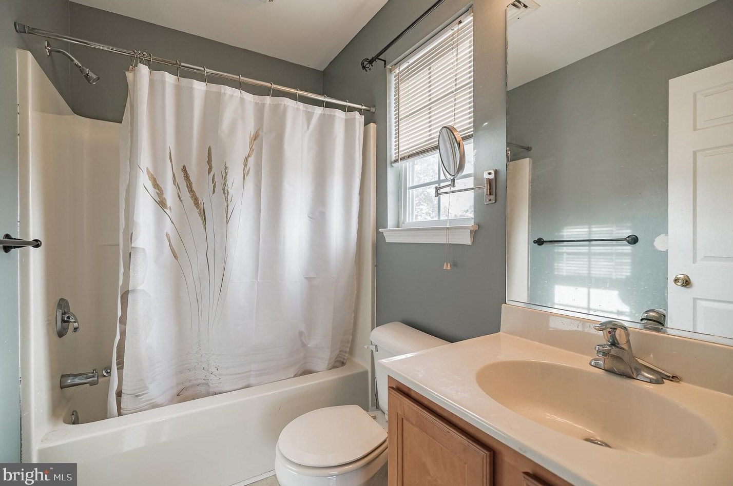 1427 Canal St, Northampton PA  18067-1422 exterior