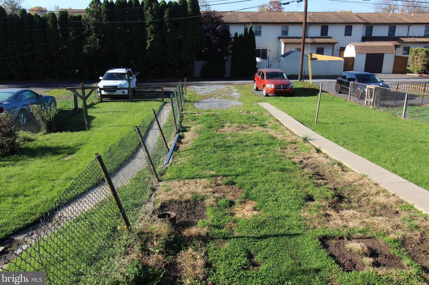 1502 Poplar St, Northampton, PA 18067-1458