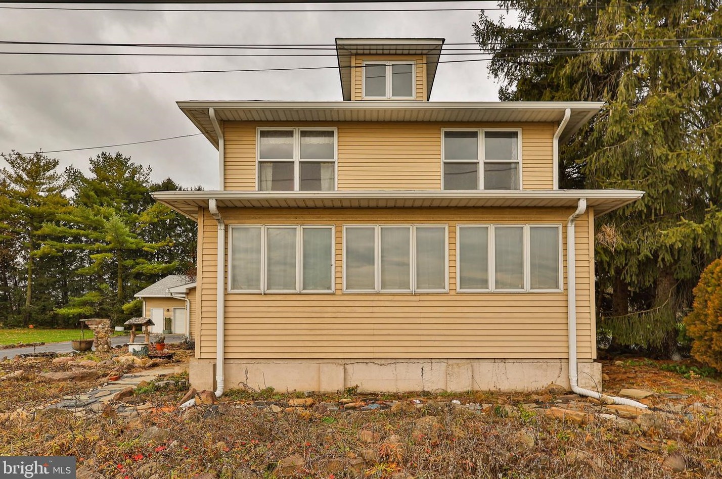 739 Nazareth Pike, Nazareth, PA 18064-9086