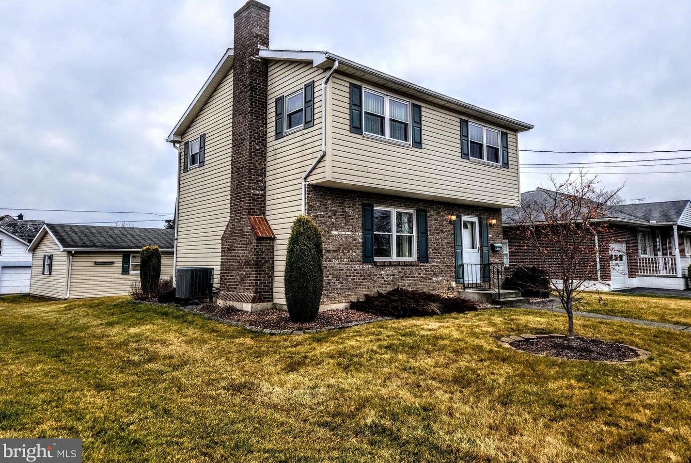 2115 Dewey Ave, Northampton, PA 18067-1230