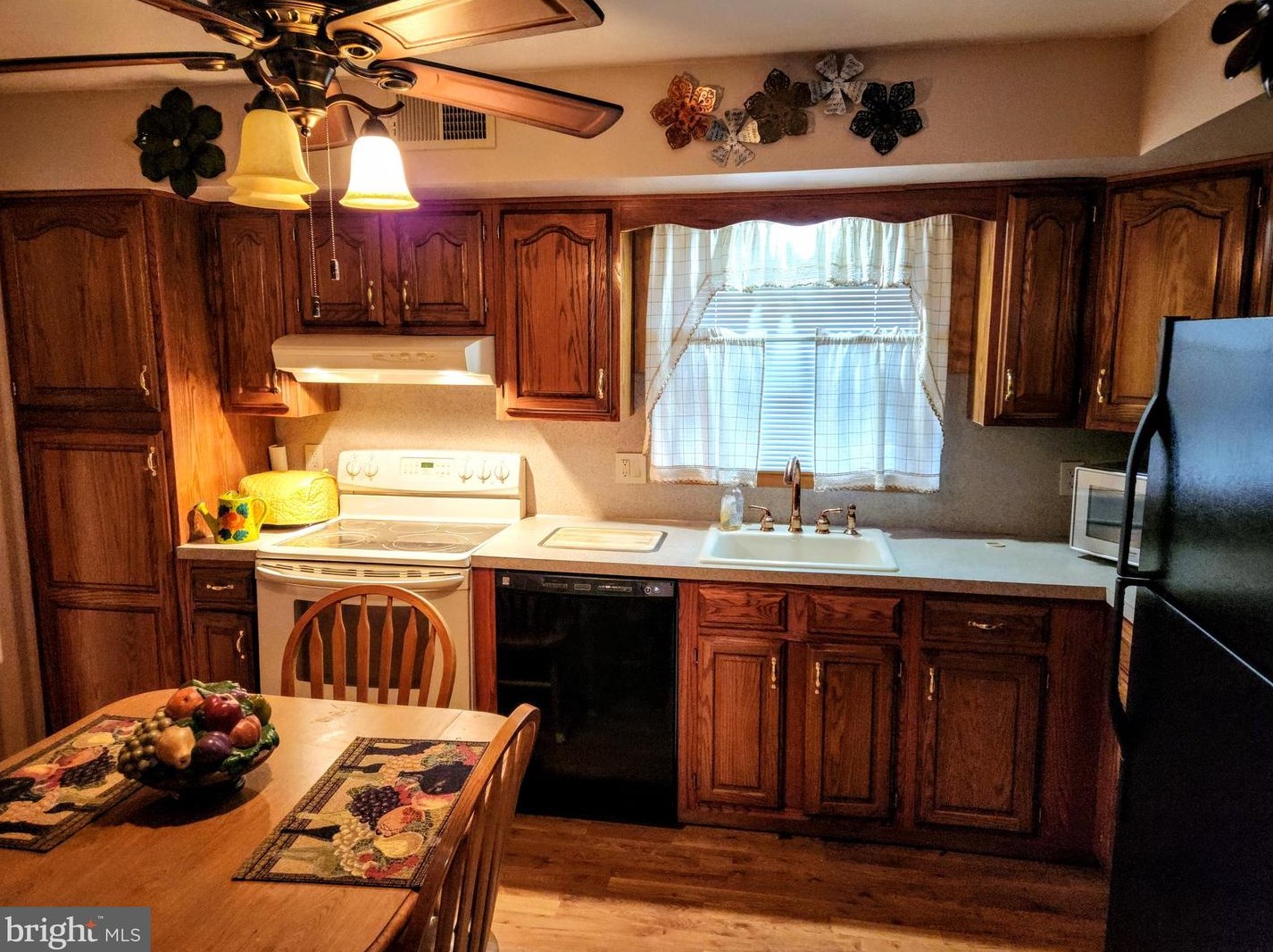 2115 Dewey Ave, Northampton PA  18067-1230 exterior