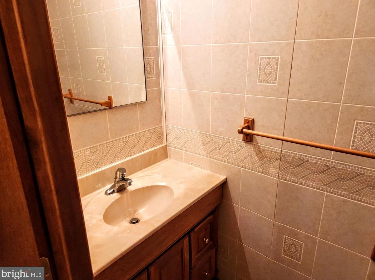 2115 Dewey Ave, Northampton PA  18067-1230 exterior