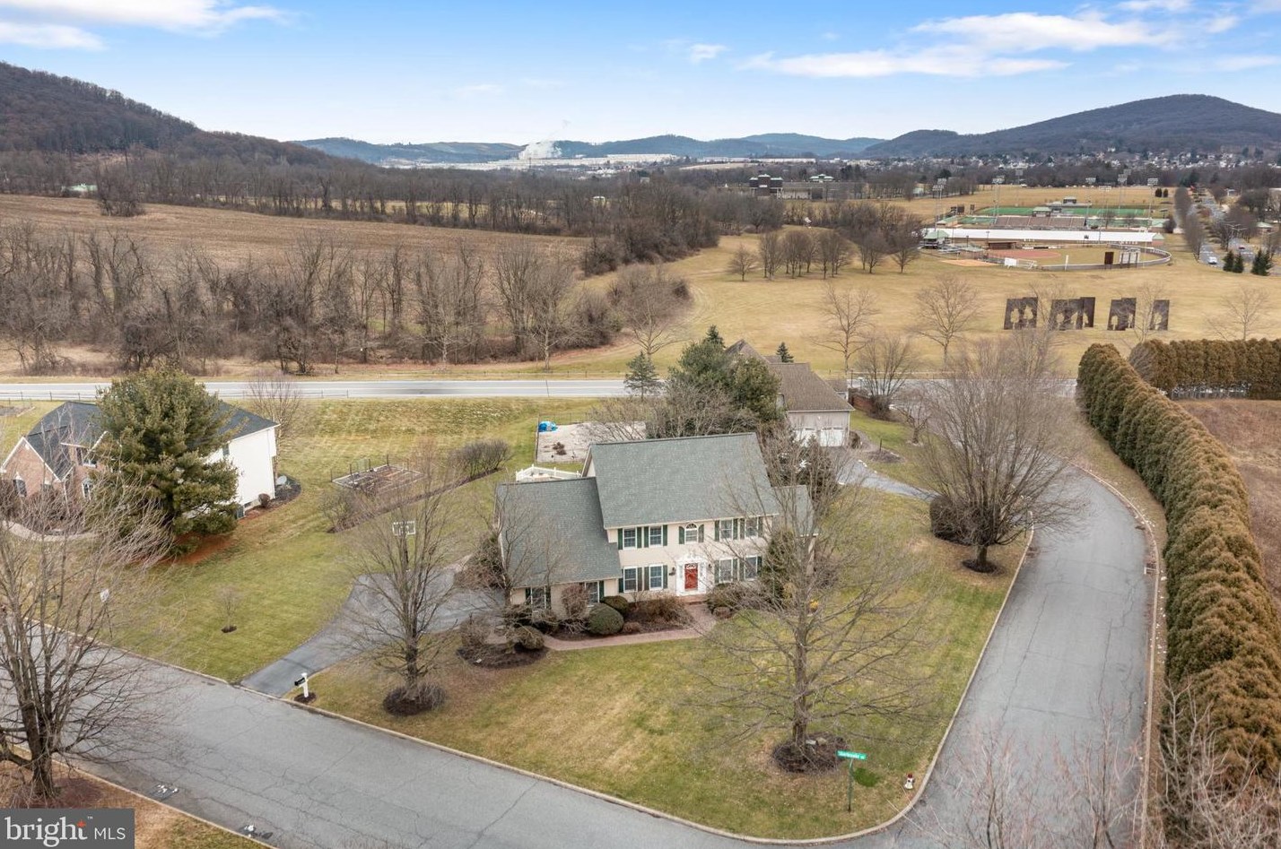 2055 Sherbrooke Dr, Bethlehem, PA 18015-5545