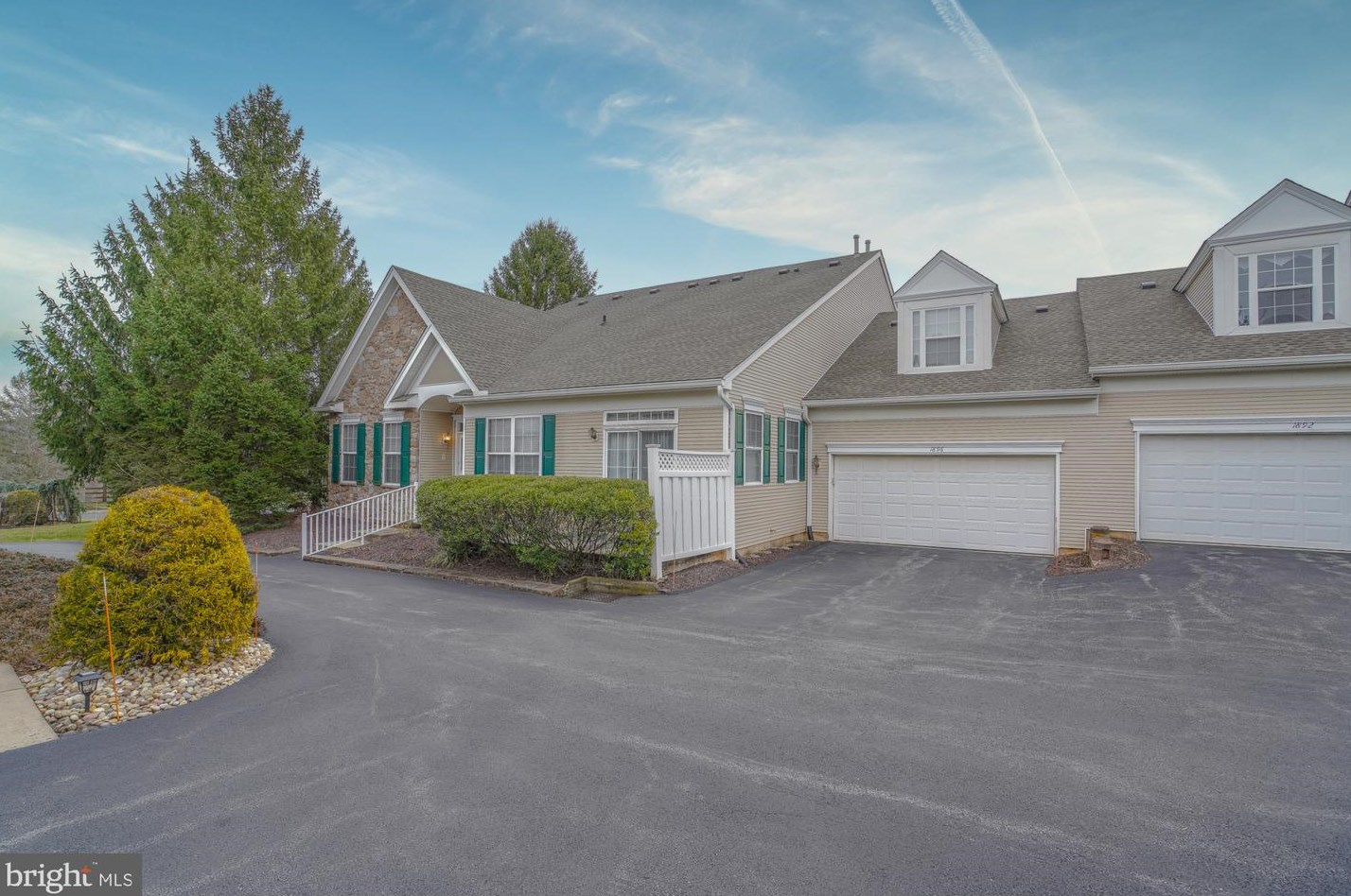 1896 Jeanine Way, Hellertown, PA 18055