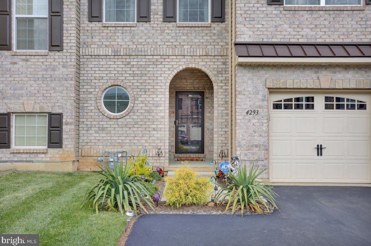 4293 Beech Dr, Nazareth, PA 18064