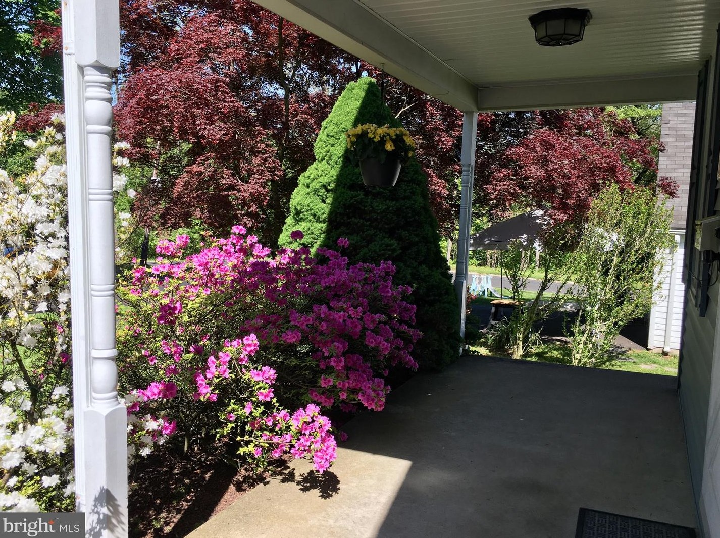 962 Birch Rd, Hellertown, PA 18055-1905