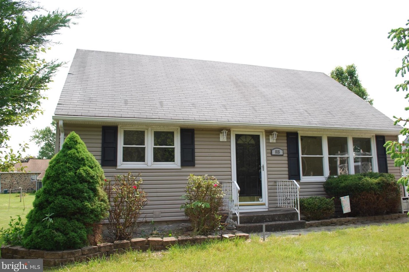 815 Stones Crossing Rd, Easton, PA 18045