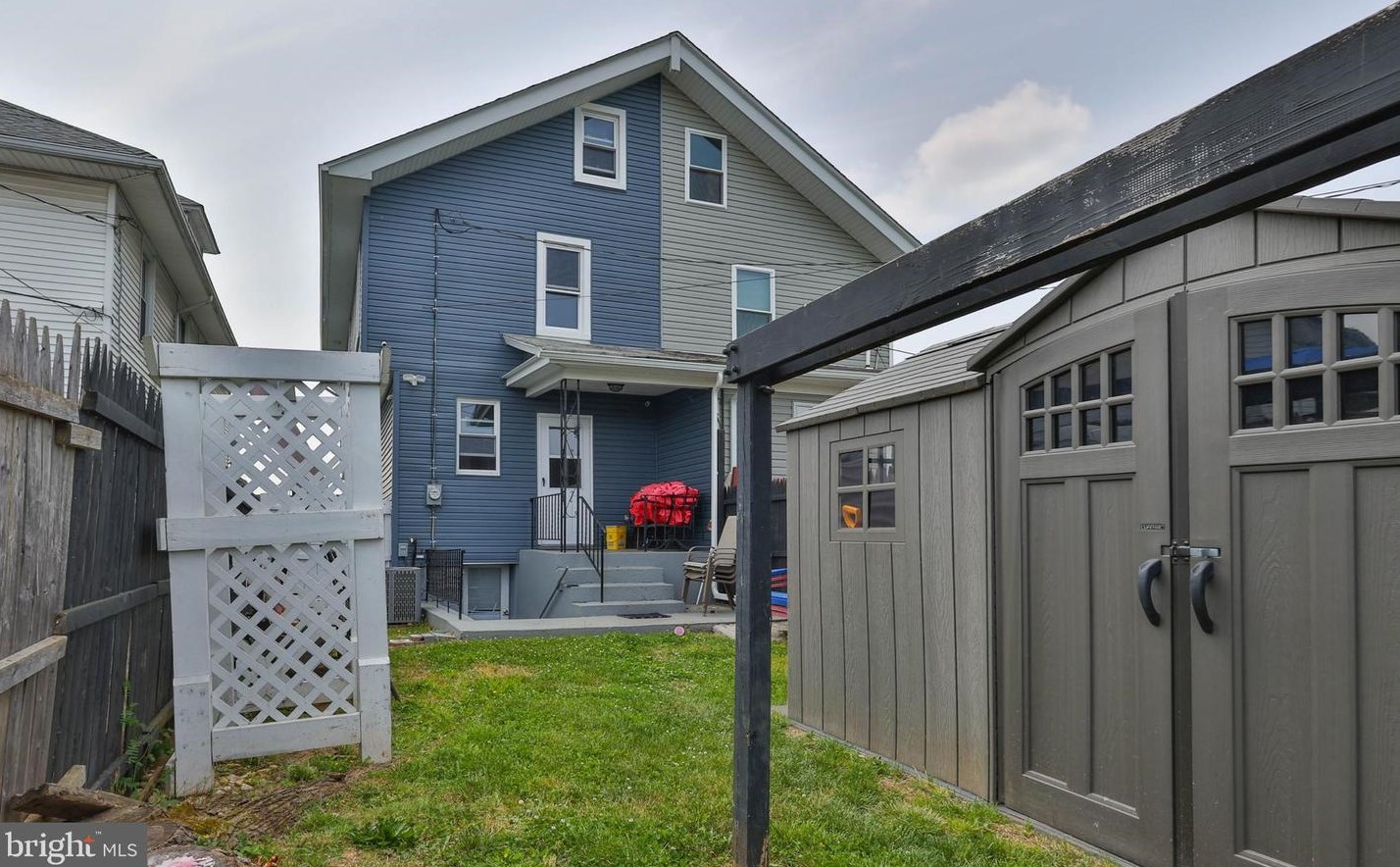 942 Fernwood St, Bethlehem PA  18018-4414 exterior