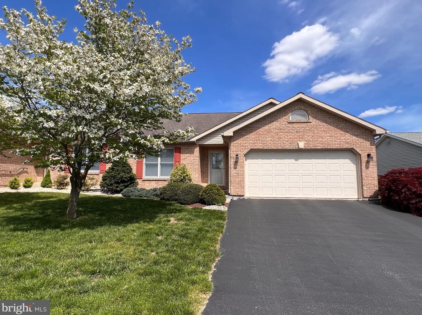3067 Kennedy Dr, Northampton, PA 18067-1072