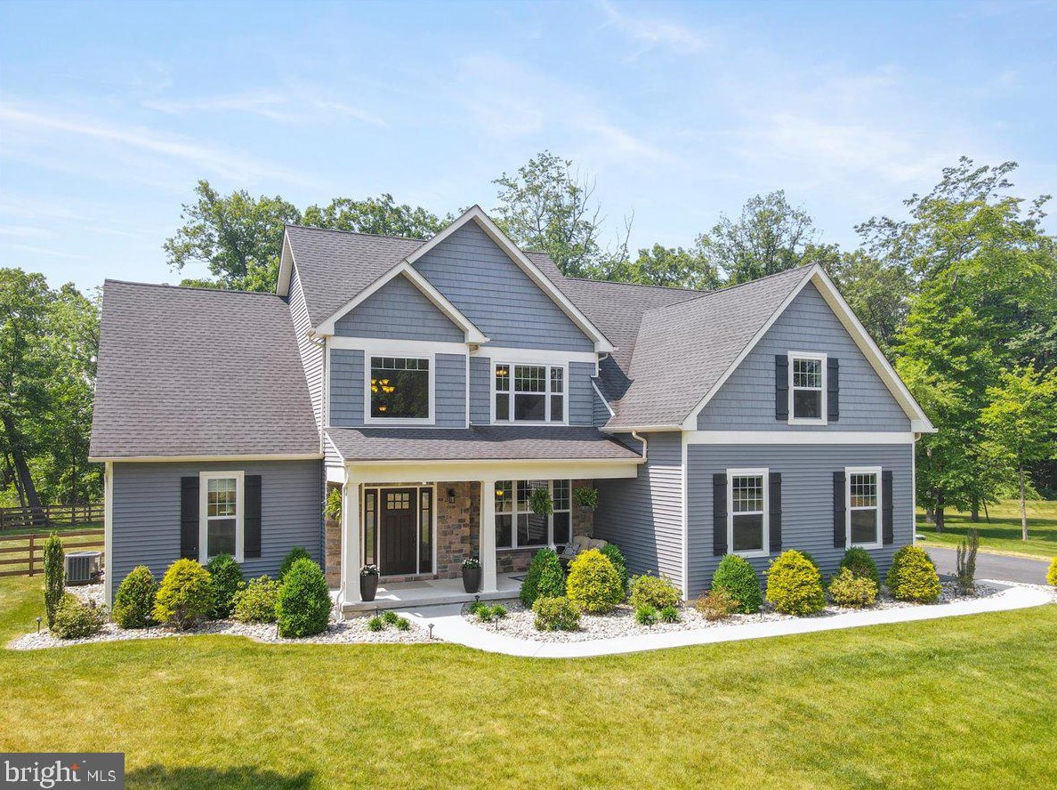 489 Arthurs Ct, Nazareth, PA 18064-8817
