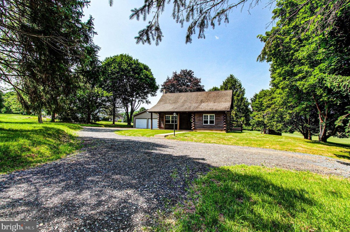 190 Royal Manor Rd, Easton, PA 18042