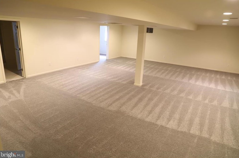 1889 Caryn Dr, Hellertown PA exterior