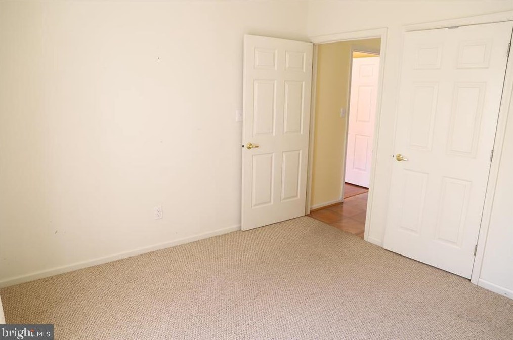 1889 Caryn Dr, Hellertown PA exterior