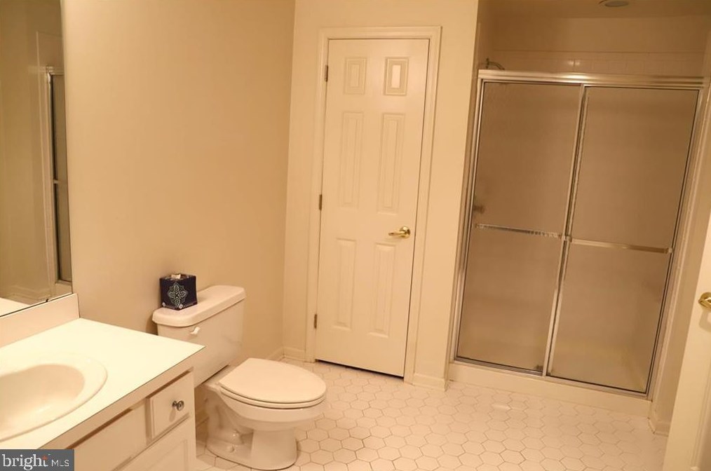 1889 Caryn Dr, Hellertown PA exterior