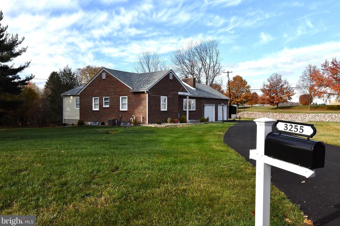 3255 Santee Rd, Bethlehem PA  18020-2833 exterior