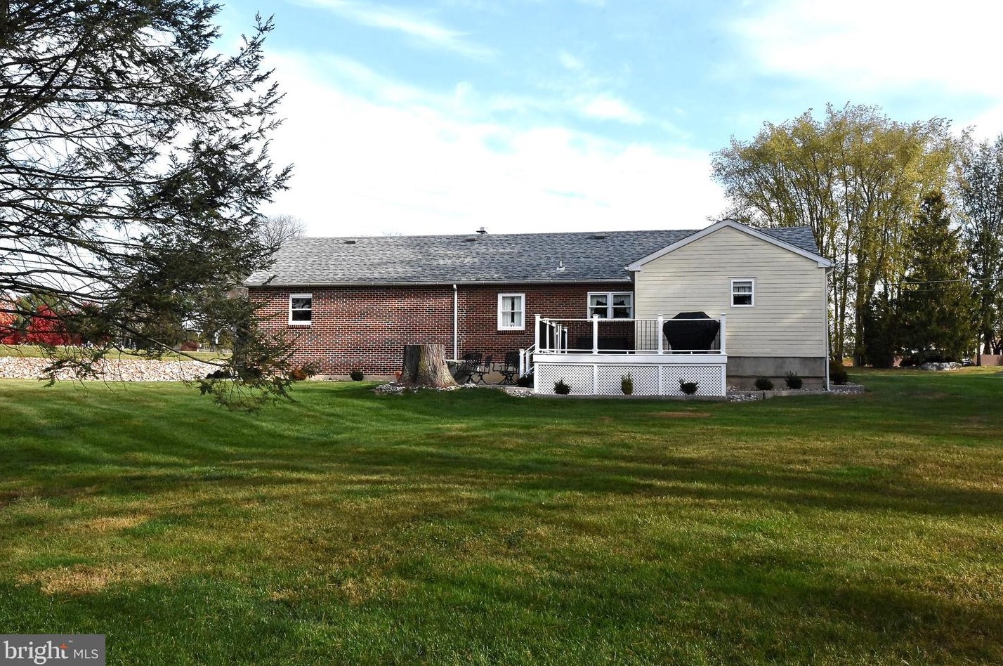 3255 Santee Rd, Bethlehem PA  18020-2833 exterior