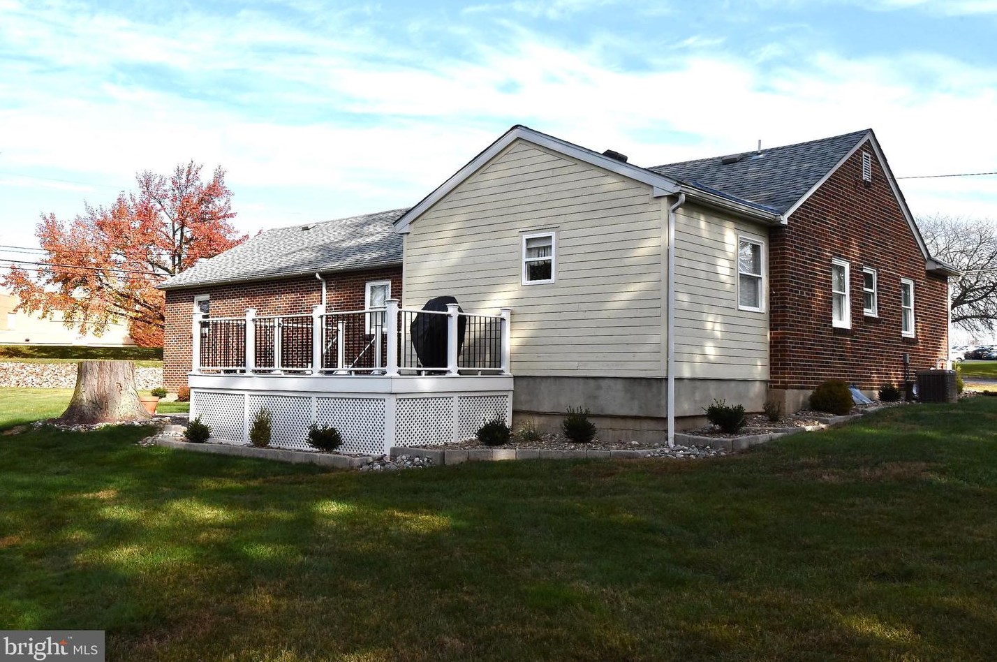 3255 Santee Rd, Bethlehem PA  18020-2833 exterior
