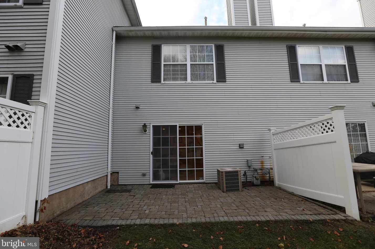 1915 Willings Ln, Hellertown, PA 18055-2831