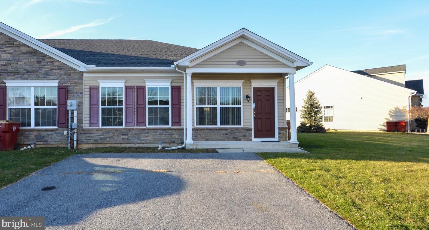 209 Huntington Ln, Easton, PA 18040