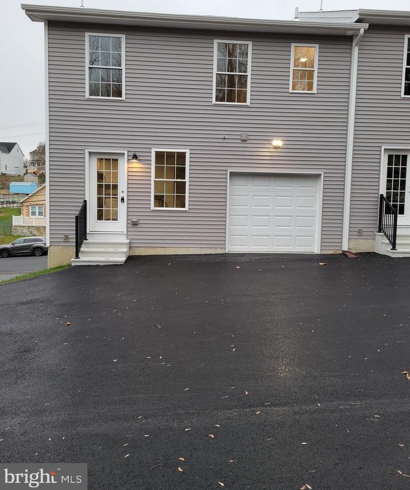 312 E Nesquehoning St, Easton, PA 18042