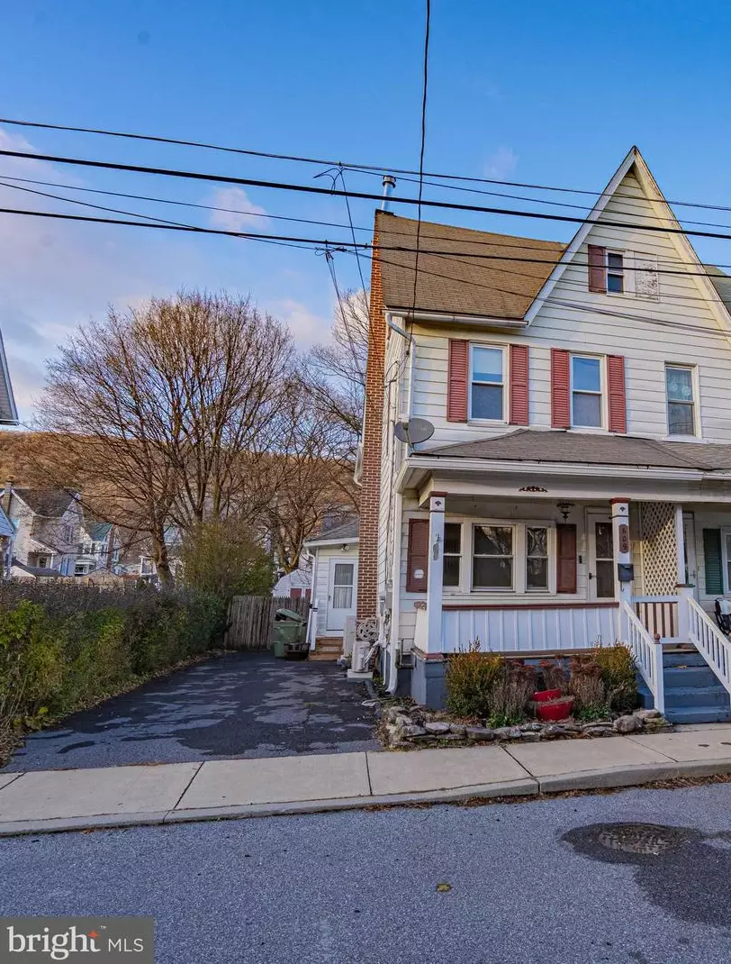 609 Pen Argyl St, Pen Argyl, PA 18072