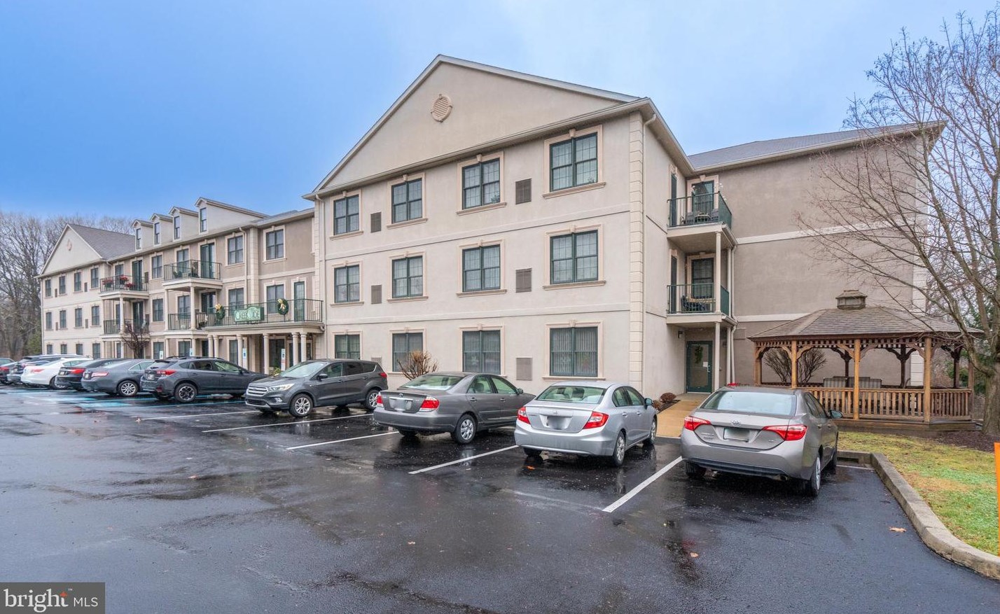 2121 Hokendauqua Ave, Northampton, PA 18067-1271