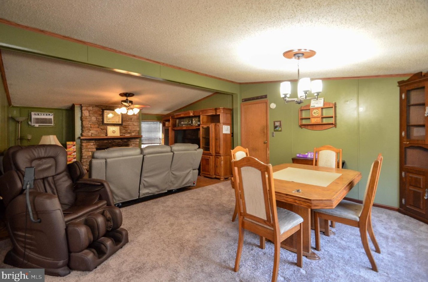 3991 Lehigh Dr, Northampton PA  18067-9665 exterior