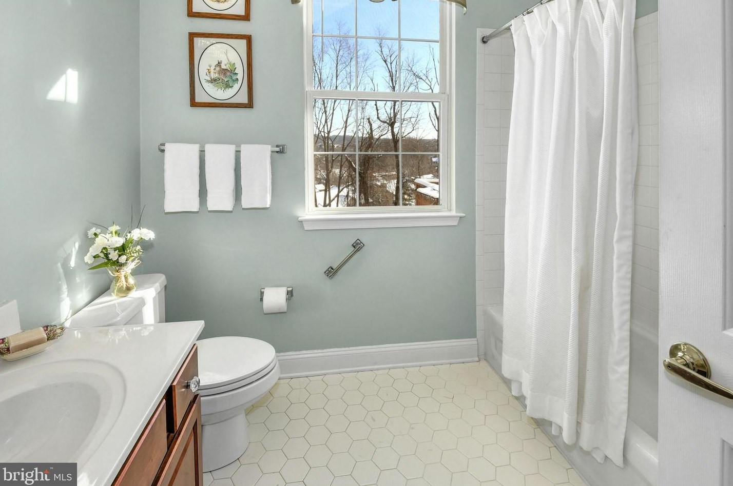 1857 Caryn Dr, Hellertown PA  18055-3423 exterior