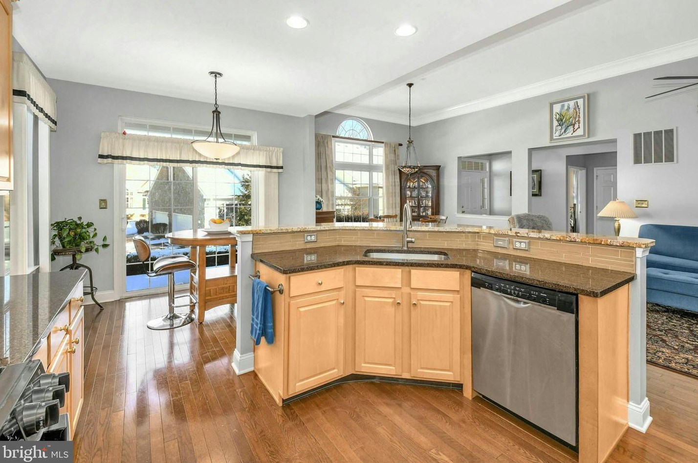 1857 Caryn Dr, Hellertown PA  18055-3423 exterior