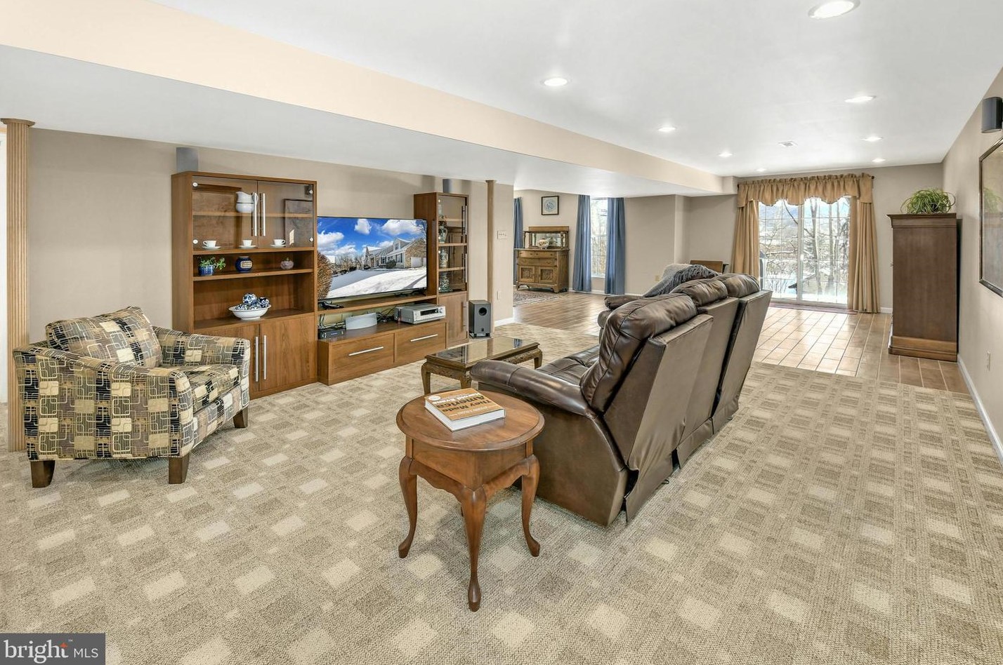 1857 Caryn Dr, Hellertown PA  18055-3423 exterior